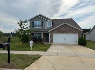 2600 Trestle Park Cir, Northport, AL 35473