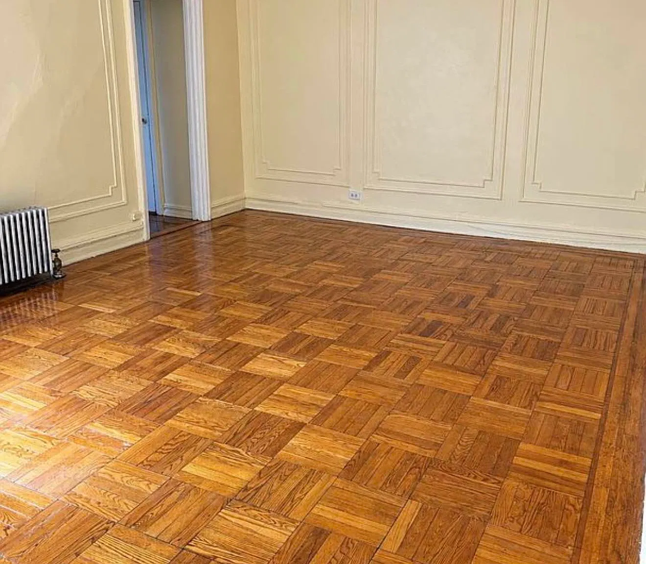 4530 Broadway — Photo 2