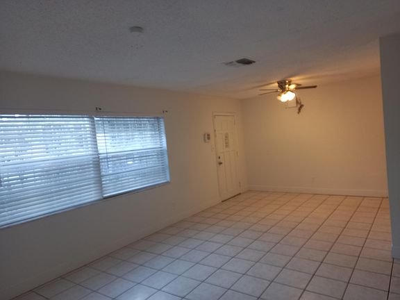 3rd image of 3620 E Clifton St
