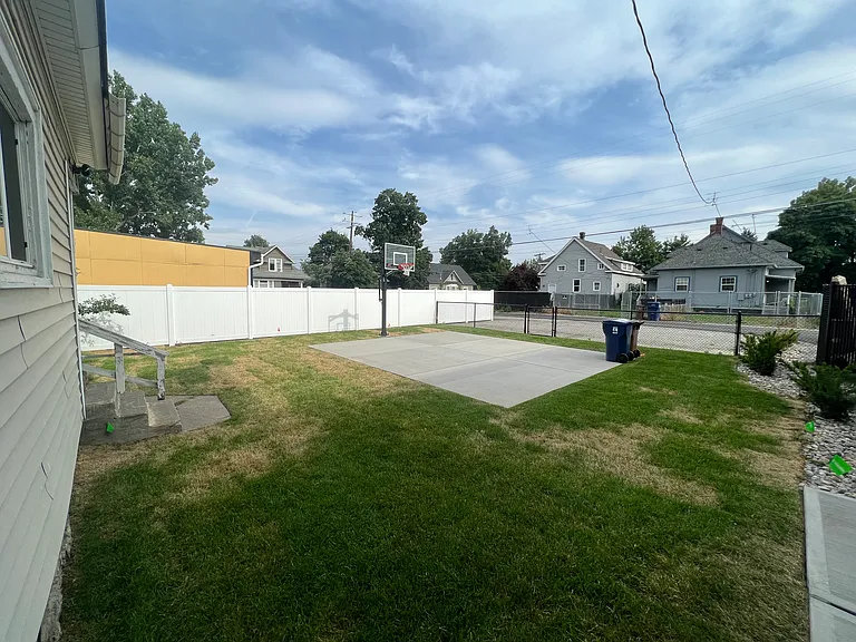 1907 W Boone Ave — Photo 60