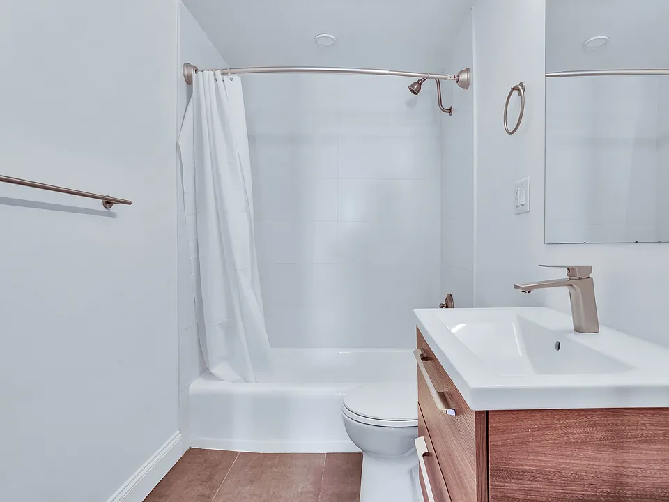 1086 Commonwealth Ave #506
