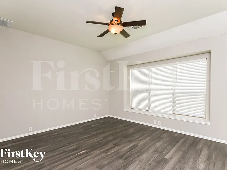 612 Celeste Ln — Photo 15