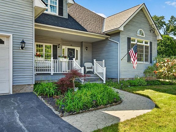 2nd image of 15 Tuttle Meadow Drive