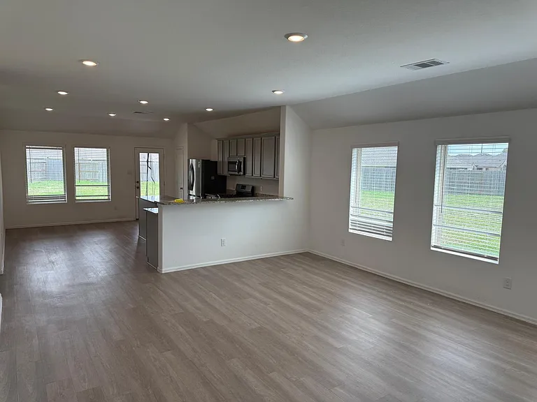 5335 Winding Stream Dr — Photo 3