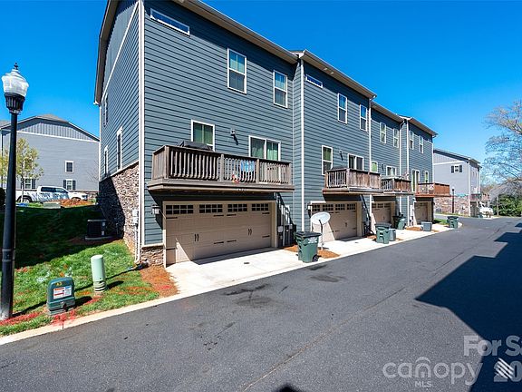 2nd image of 2025 Birchside Dr