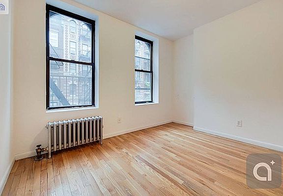 4th image of 220 E 85th St APT 3e