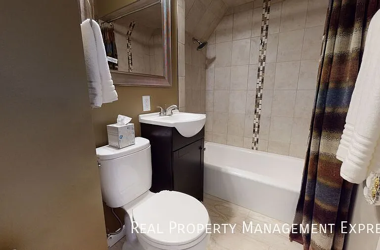 411 S Willow Ave — Photo 7