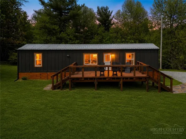 9050 Pittmans Gap Road, Newland, NC 28657