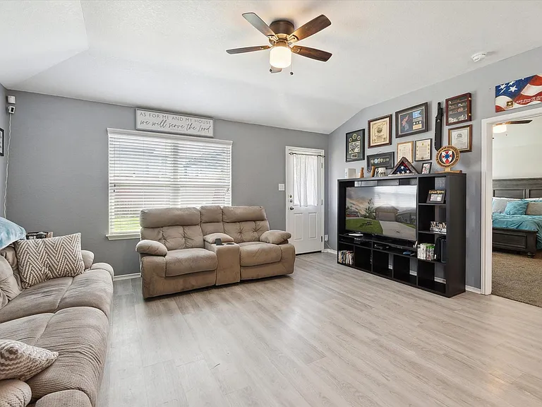 4522 Heathers Cross — Photo 16