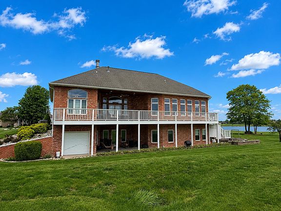 3rd image of 210 Meadow Crest Ct