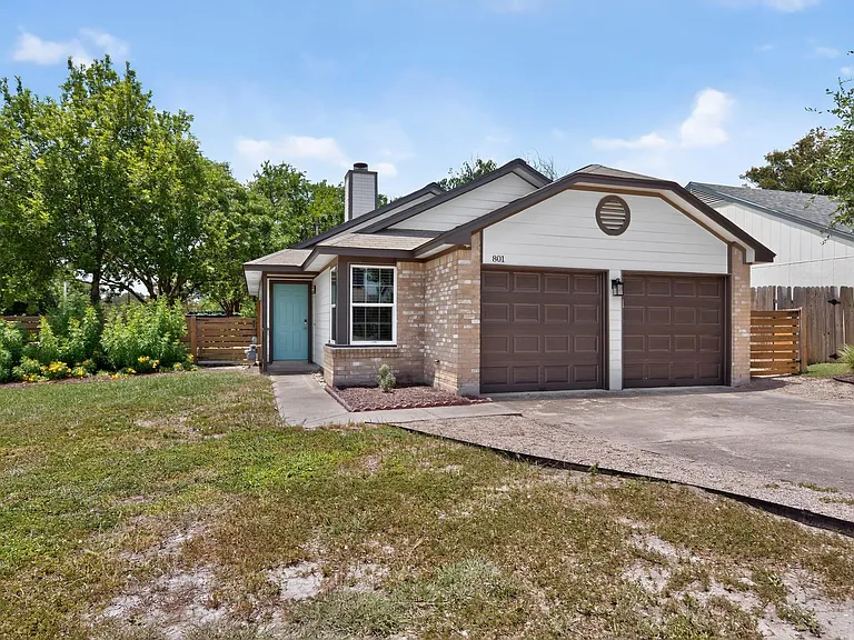 801 Kavanagh Dr — Photo 2