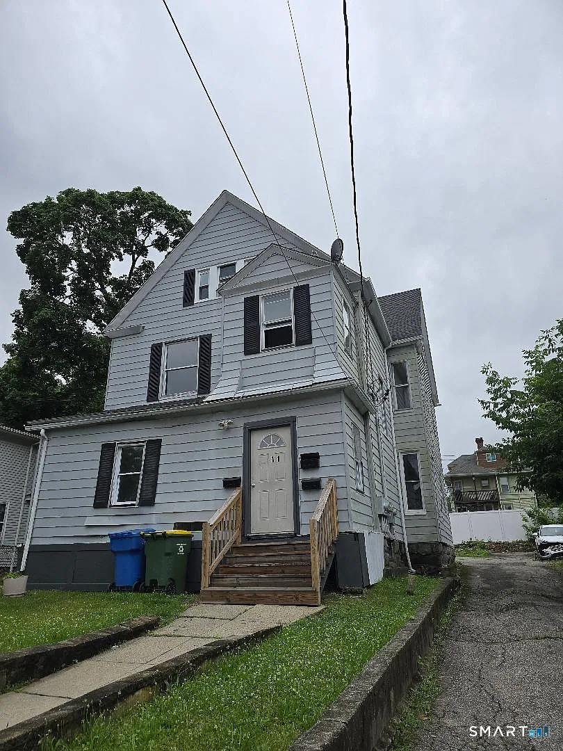 3 bed, 1.0 bath, 1150 sqft, $1,600 — Photo 1