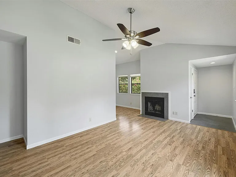 9226 Jollyville Rd #221 — Photo 5