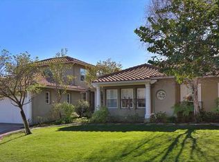 18937 Carmel Crest Dr, Tarzana, CA 91356