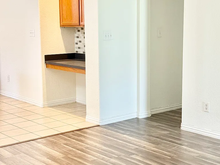 706 Creekview Dr — Photo 16
