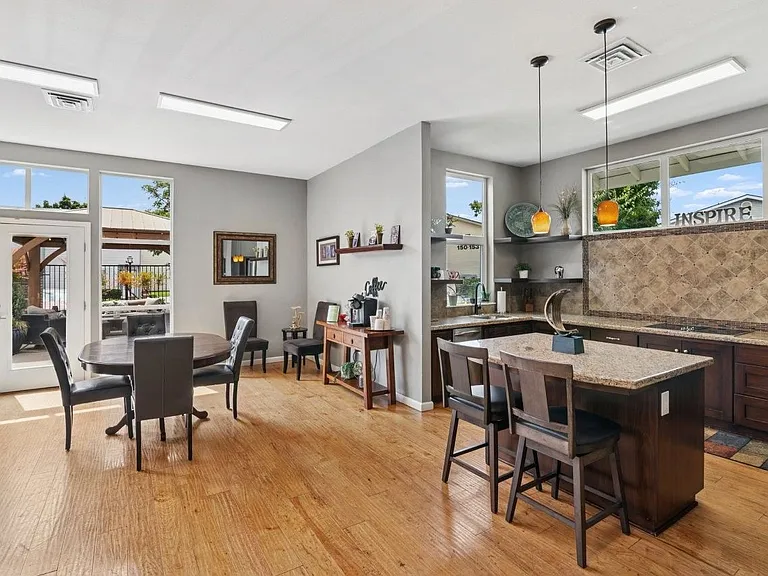 Jenna Village Apartments — Photo 12