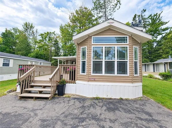 34 Temagami Trl, Wasaga Beach, ON L9Z 1X7