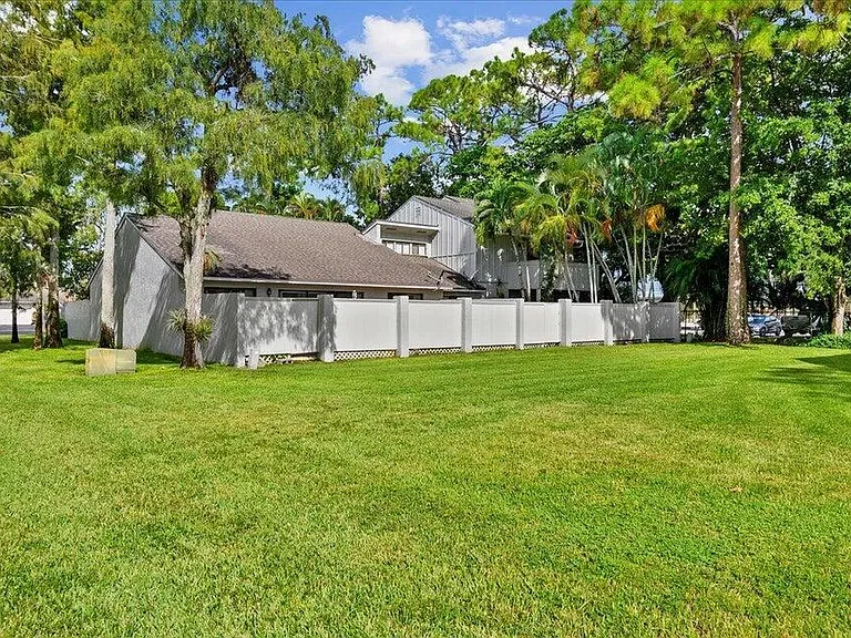 12875 Spinnaker Ln — Photo 19