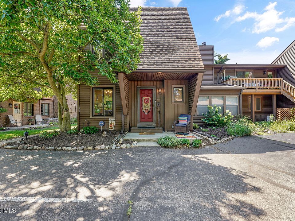 1st image of 6544 Kingsbridge Dr #4