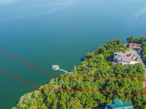 Fishtail Cv, Dandridge, TN 37725