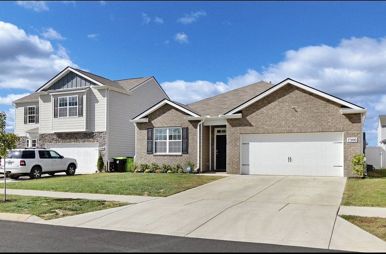 4 bed, 2.0 bath, 1774 sqft, $2,400 — Photo 4