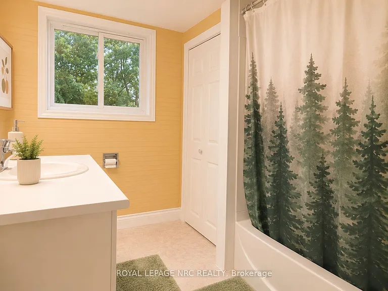 259 Wellington St — Photo 10