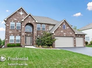 466 Glover Dr, North Aurora, IL 60542