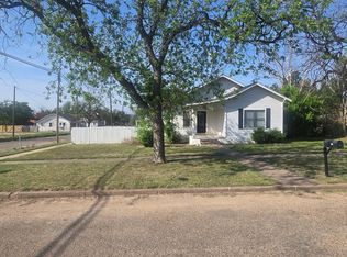 701 N 7th St, Ballinger, TX 76821