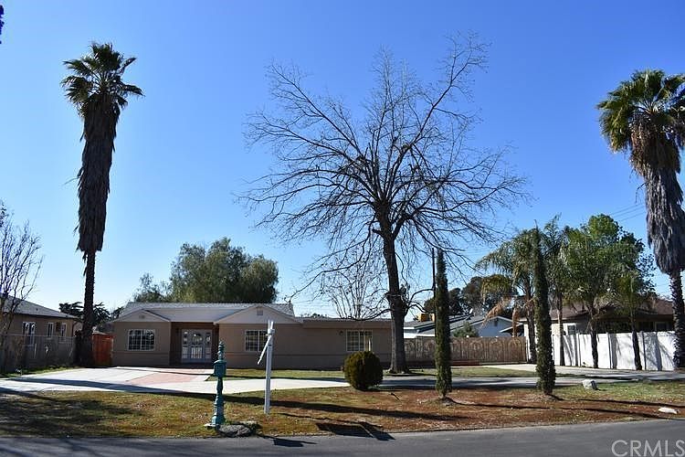 1st image of 1086 Donna Ln