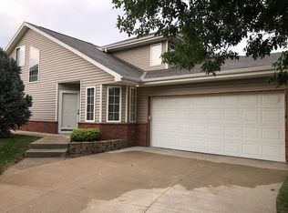 2141 Surfside Dr, Lincoln, NE 68528