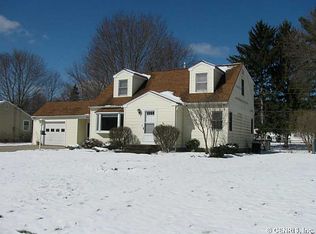 981 Garden Ln, Webster, NY 14580