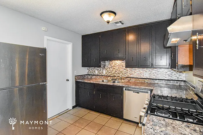5731 Roxboro Dr — Photo 6