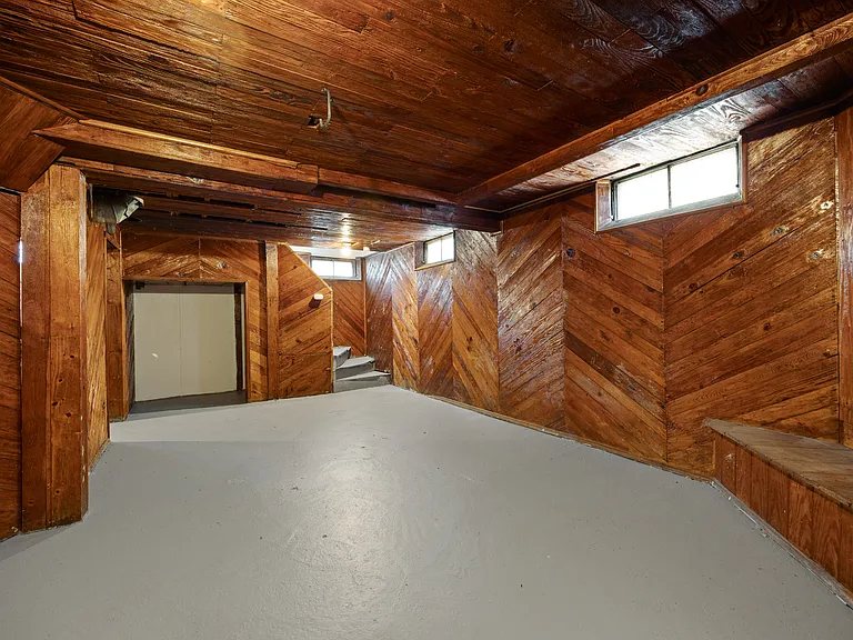 26080 Blumfield St — Photo 19