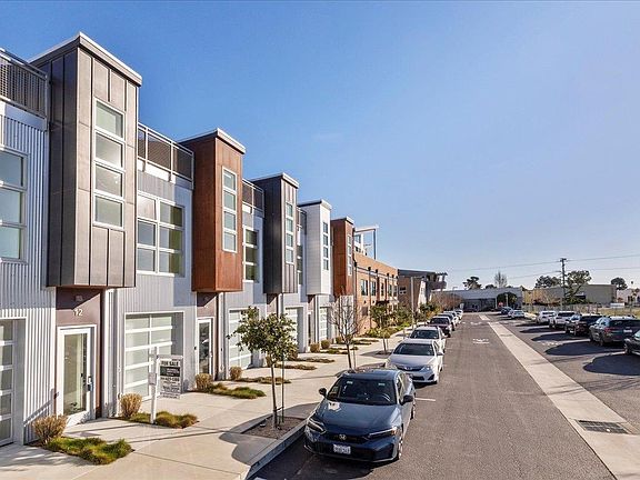 3rd image of 202 Panetta Ave #12