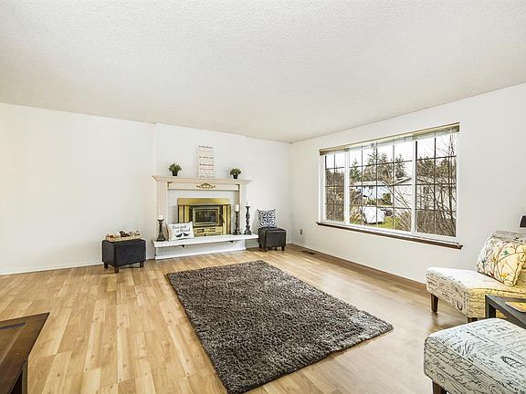 2nd image of 6775 Aegean Blvd NE