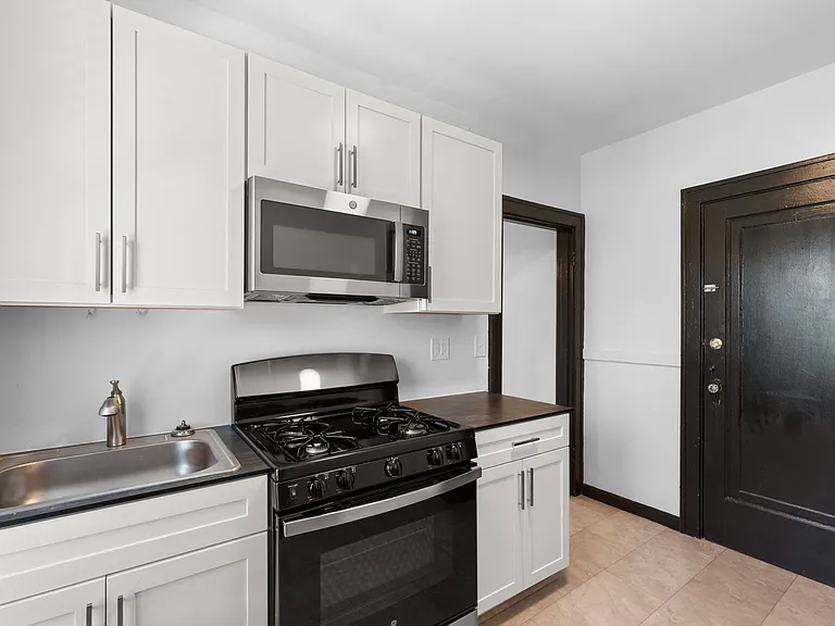 702 De Mun Ave #F — Photo 10