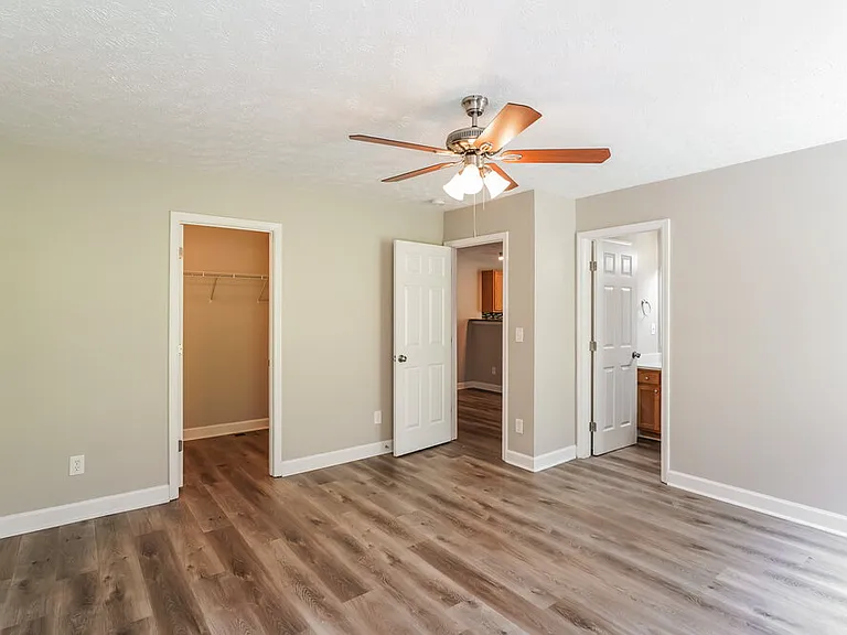 685 Belgium Dr — Photo 9
