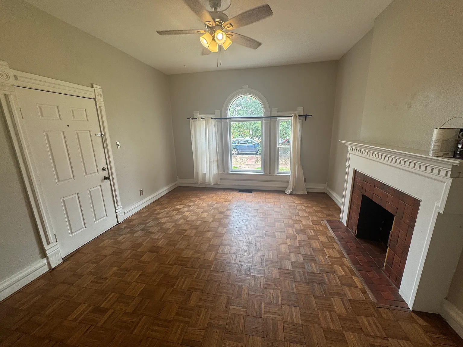2 bed, 950 sqft, $2,200 — Photo 3