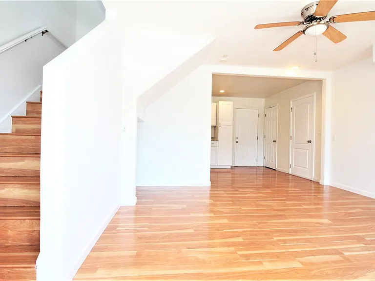 2108 27th Ave — Photo 3
