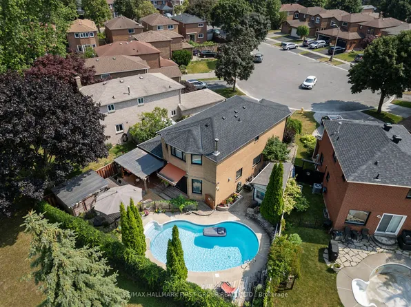 11 Bowers Ct, Ajax, ON L1T 2L6