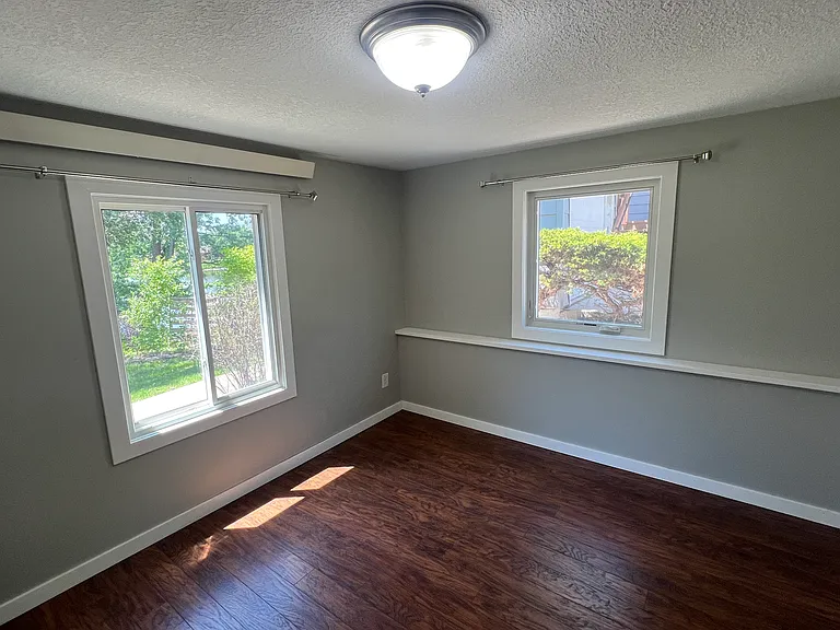 136 14th St NE — Photo 29