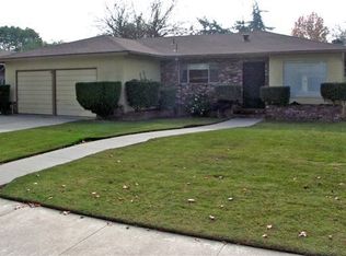 397 W Ponderosa Ave, Reedley, CA 93654