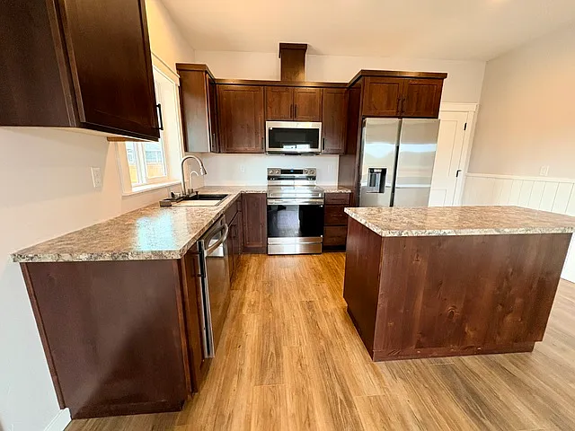 1940 NE Laughlin Rd #2 — Photo 6