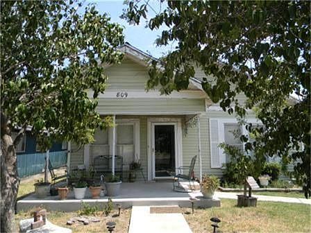 1st image of 809 E 17th Ave