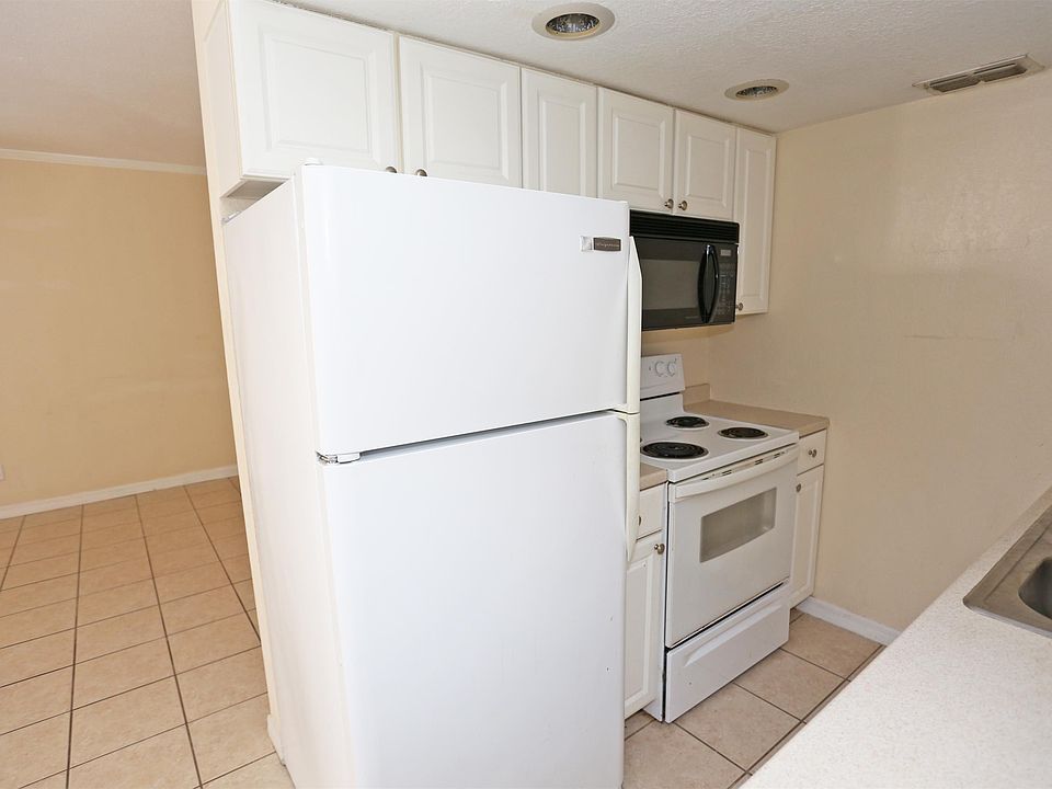 2nd image of 225 5th Ave NE APT 35