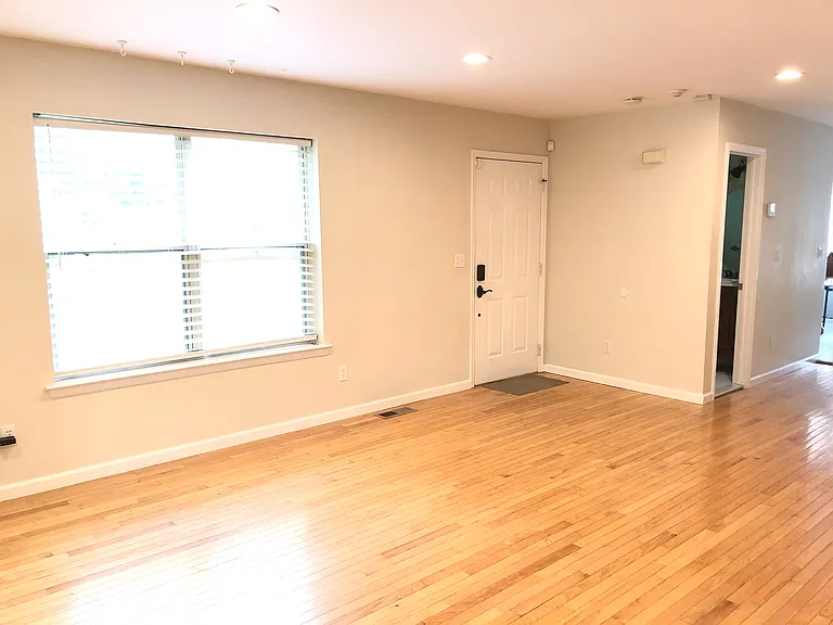 20 Leeward Ln — Photo 8