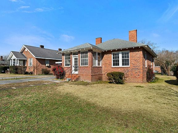 4th image of 14 Green St NE