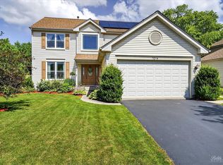 7014 Westwood Dr, Carpentersville, IL 60110