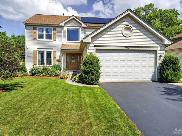 7014 Westwood Dr, Carpentersville, IL 60110