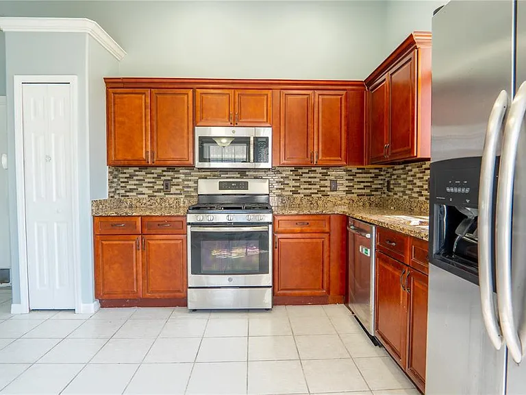 136 Seneca Point Trl — Photo 3